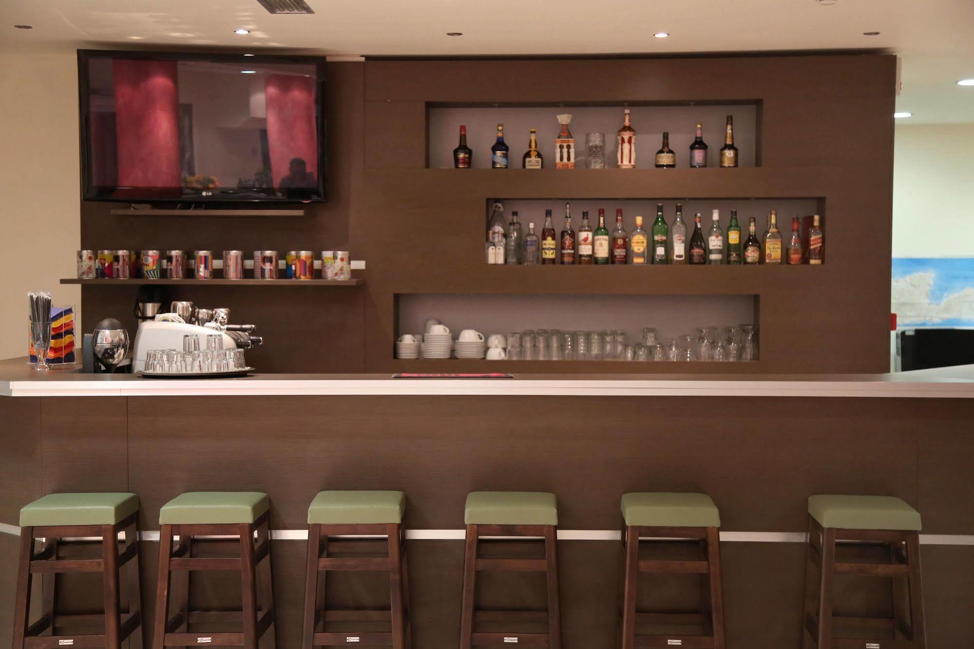 סיטייה Hotel Sea Breeze מראה חיצוני תמונה